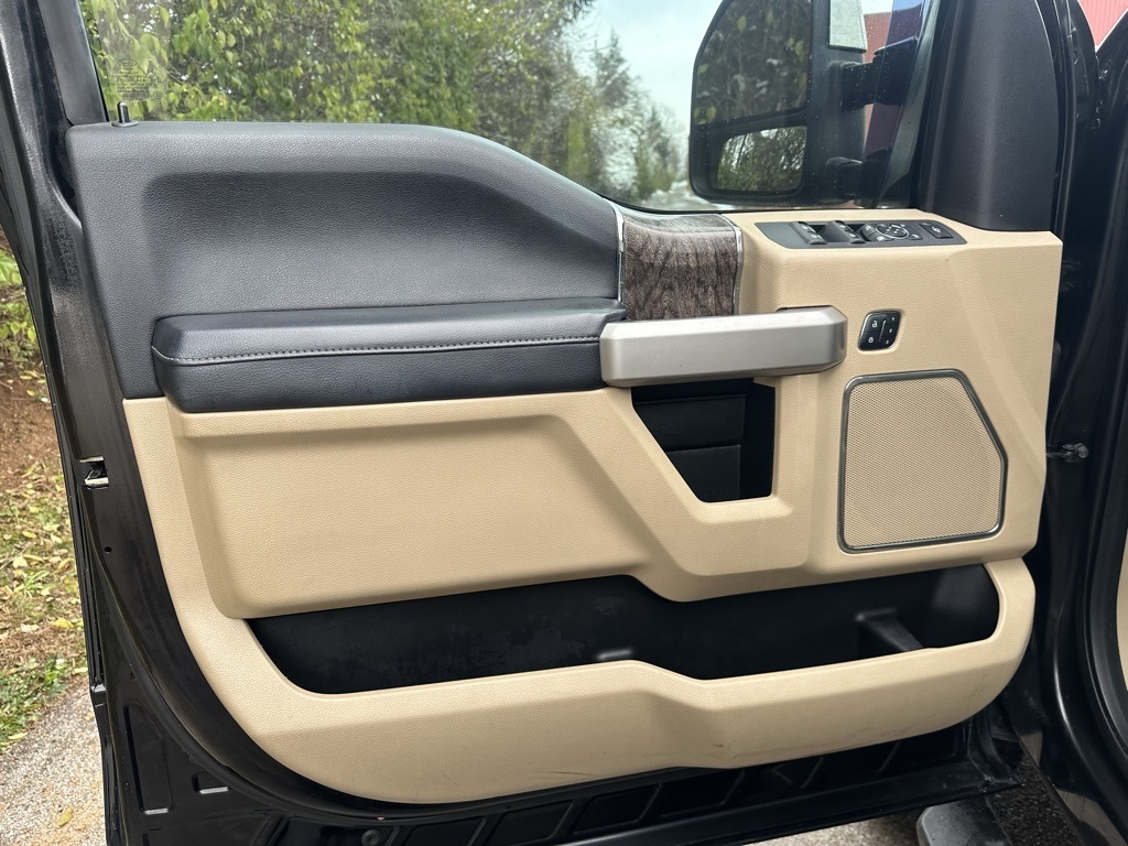 Ford Super Duty F-350 SRW  2017