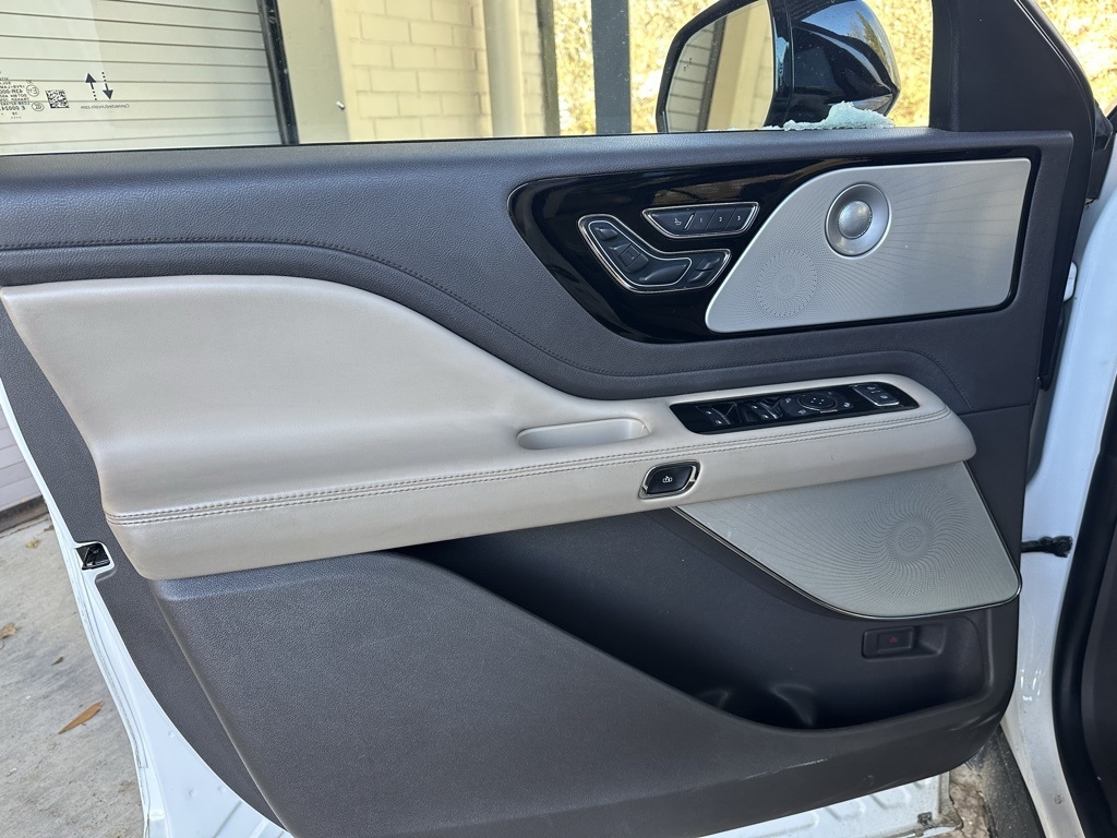 Lincoln Aviator  2020