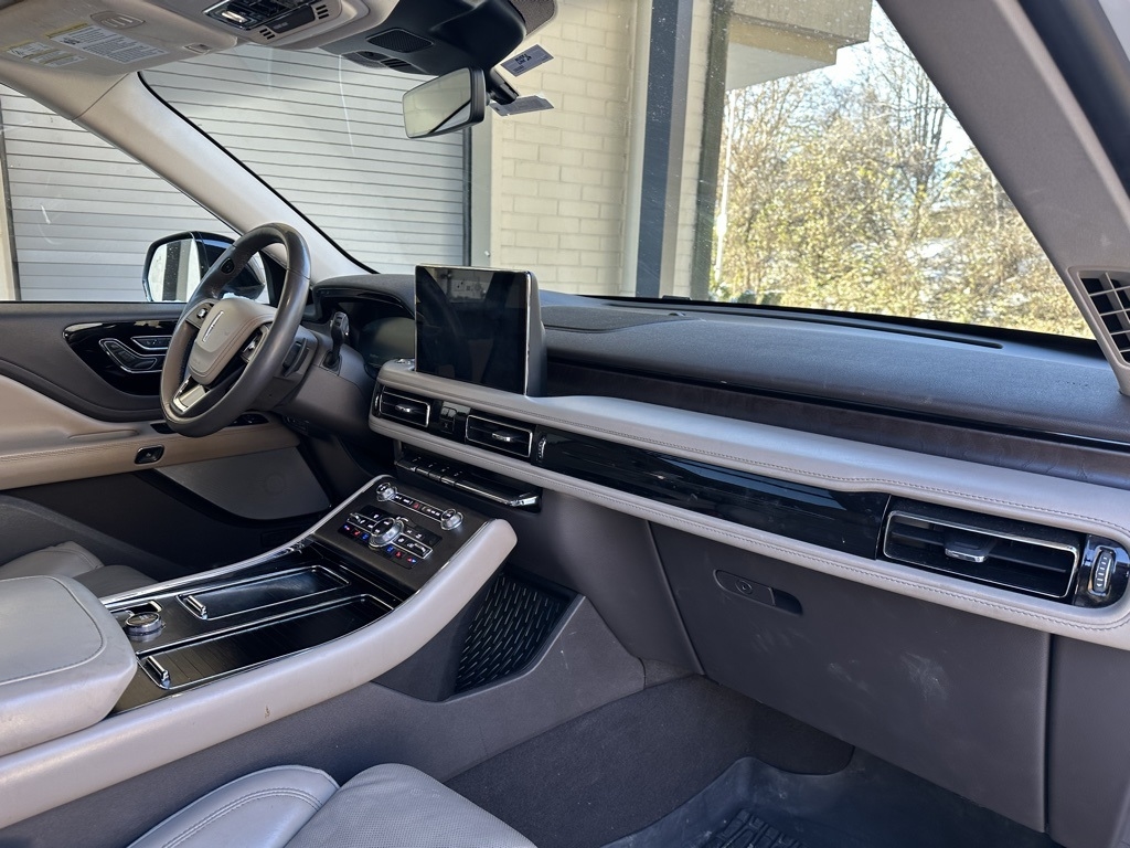 Lincoln Aviator  2020