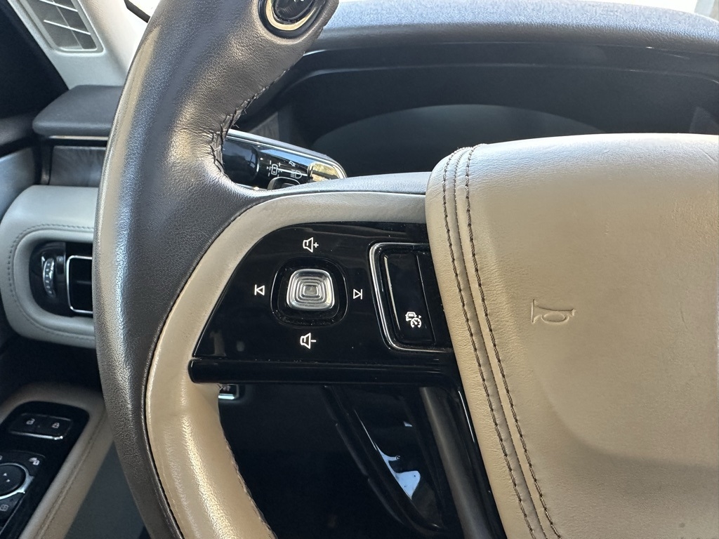 Lincoln Aviator  2020