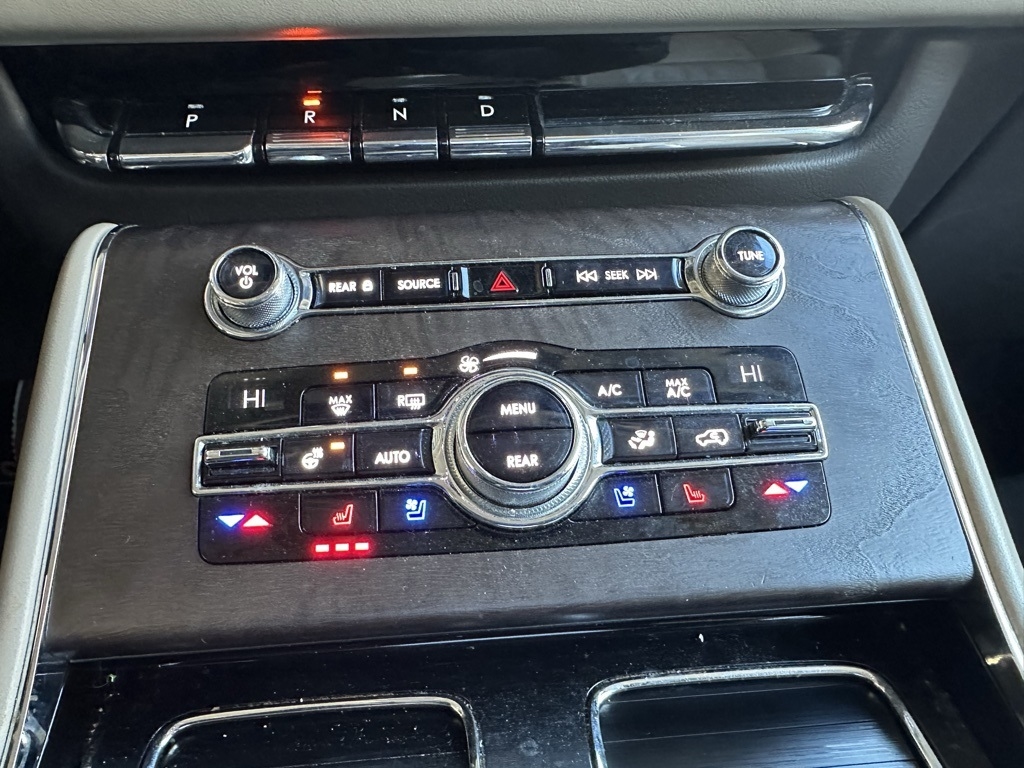 Lincoln Aviator  2020