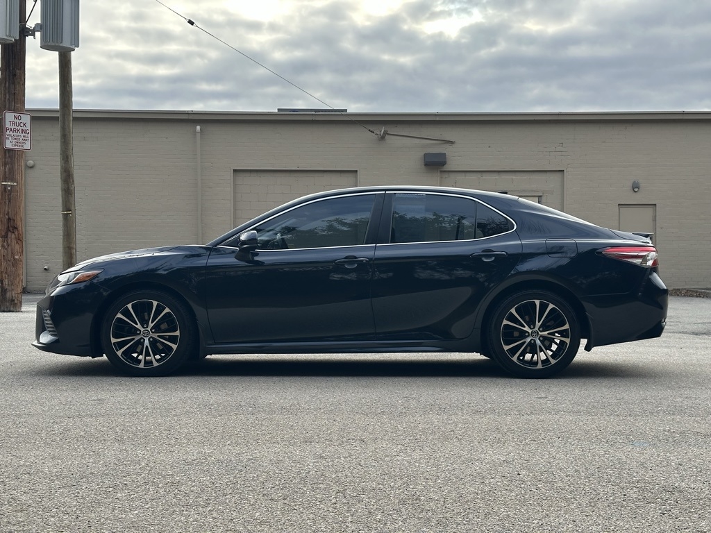Toyota Camry  2019