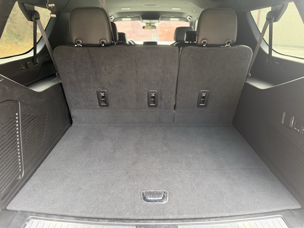 Chevrolet Suburban  2023