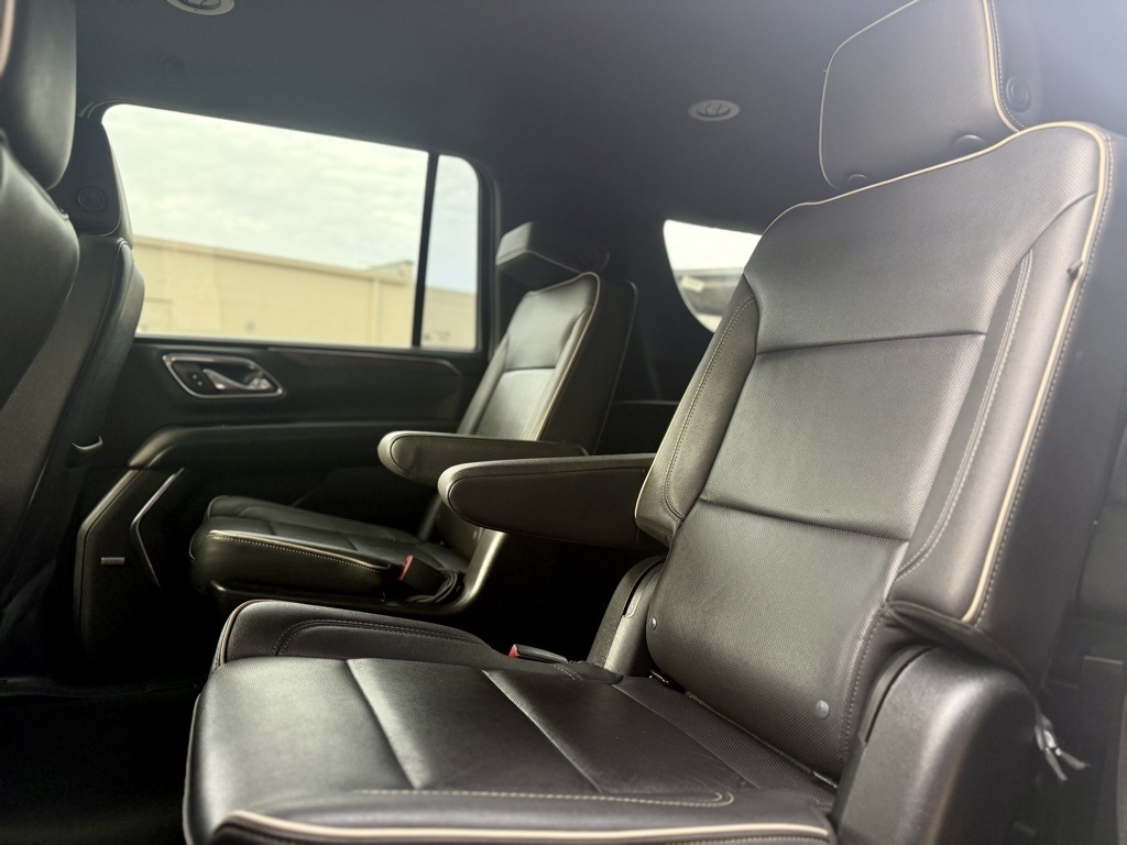 Chevrolet Suburban  2023