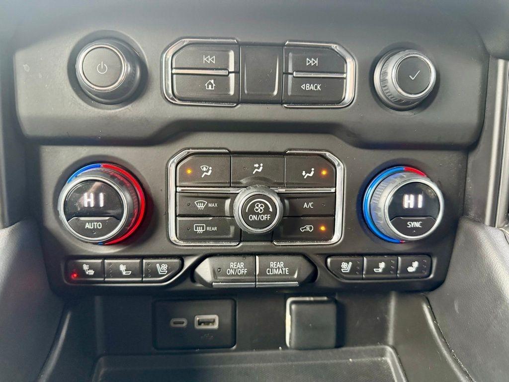 Chevrolet Suburban  2023