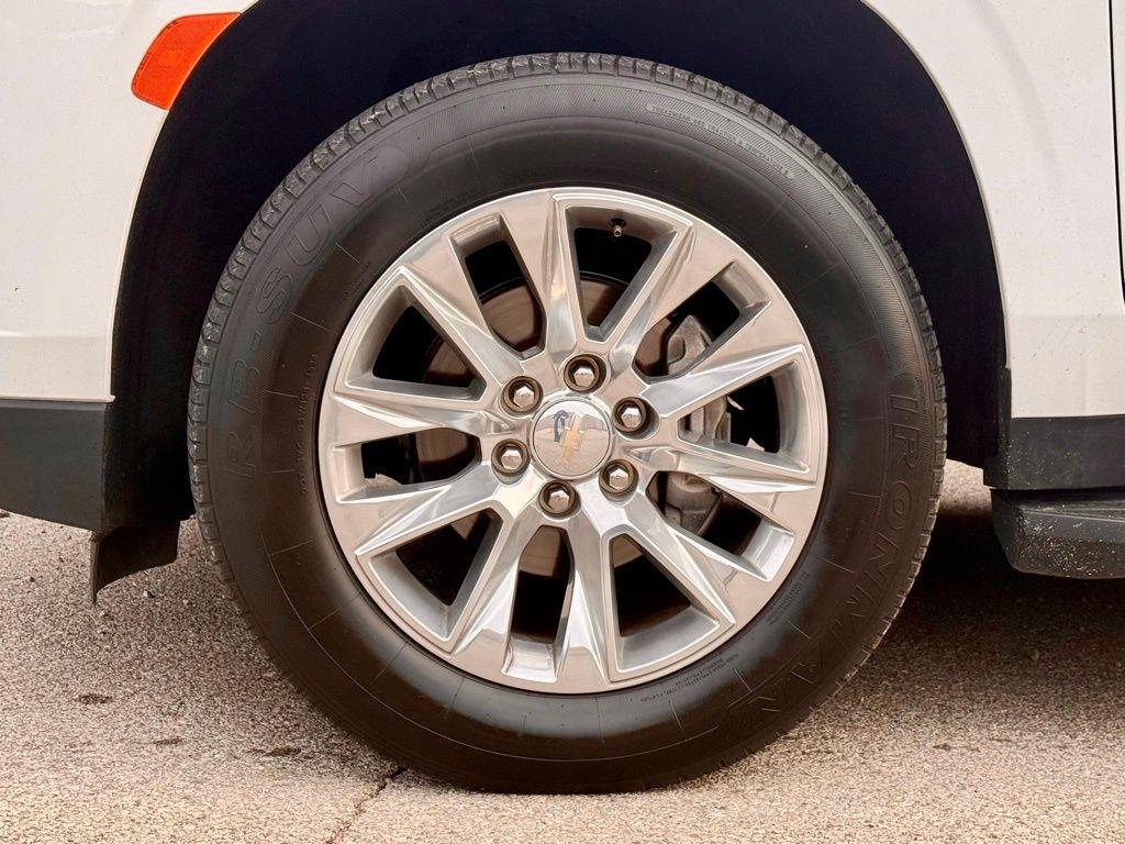 Chevrolet Suburban  2023