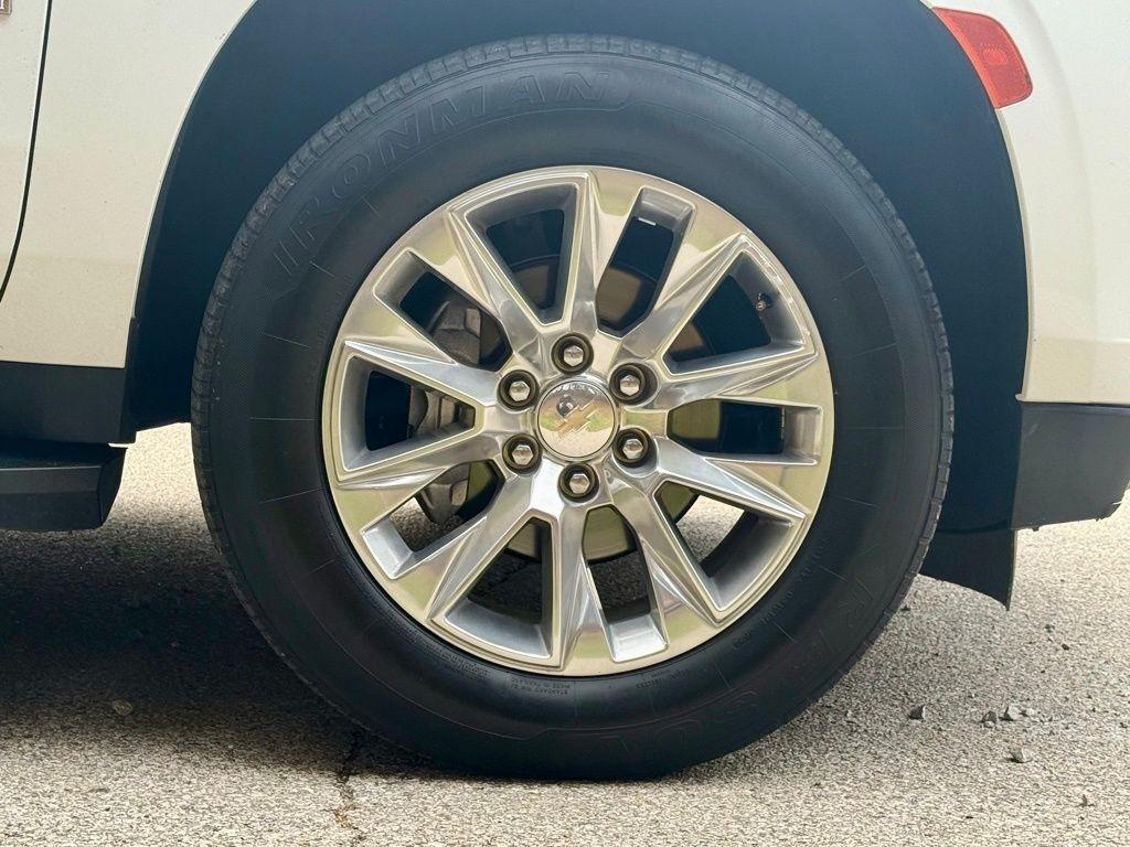 Chevrolet Suburban  2023