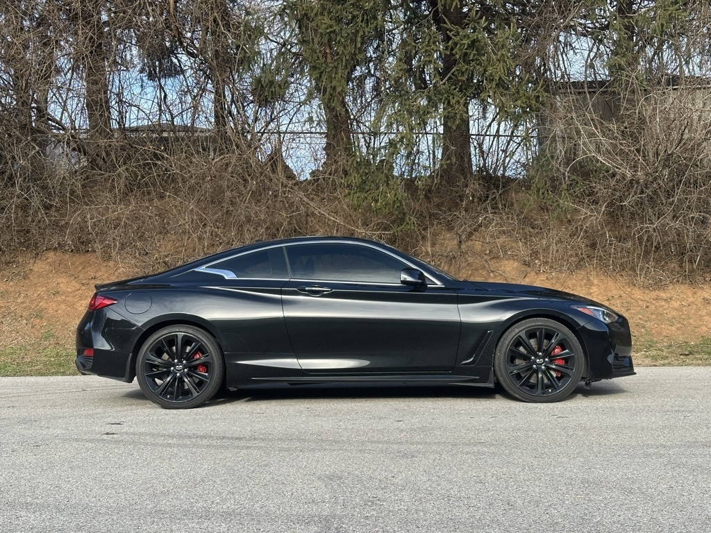 Infiniti Q60  2021