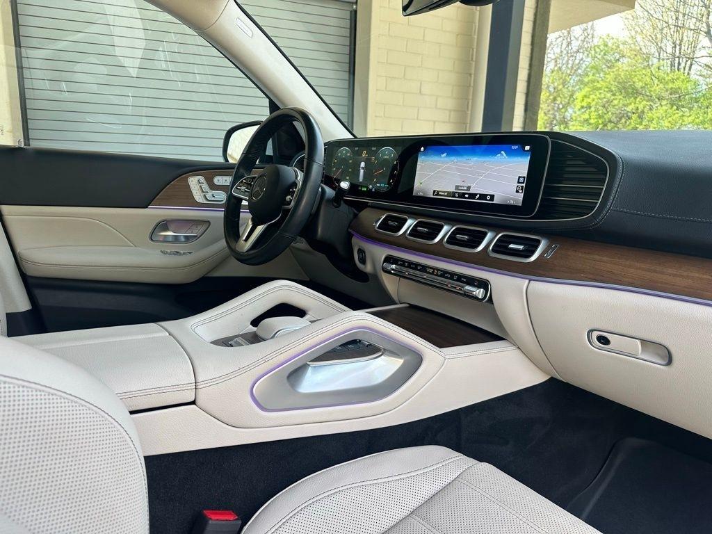 Mercedes-Benz GLS  2022