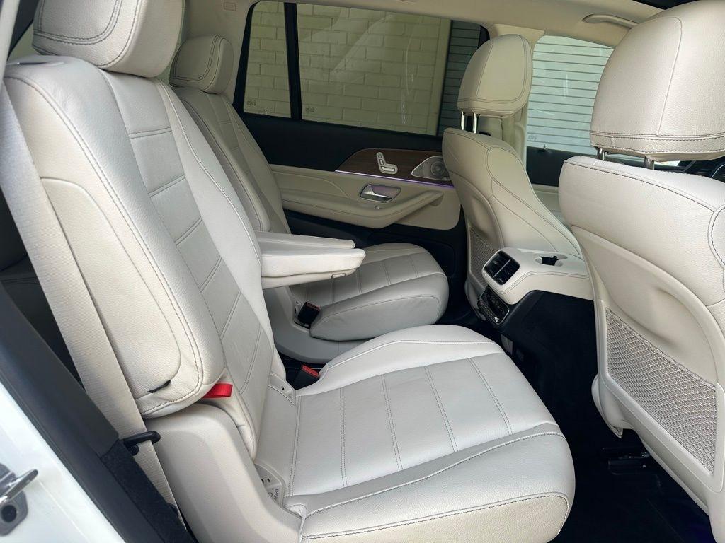 Mercedes-Benz GLS  2022