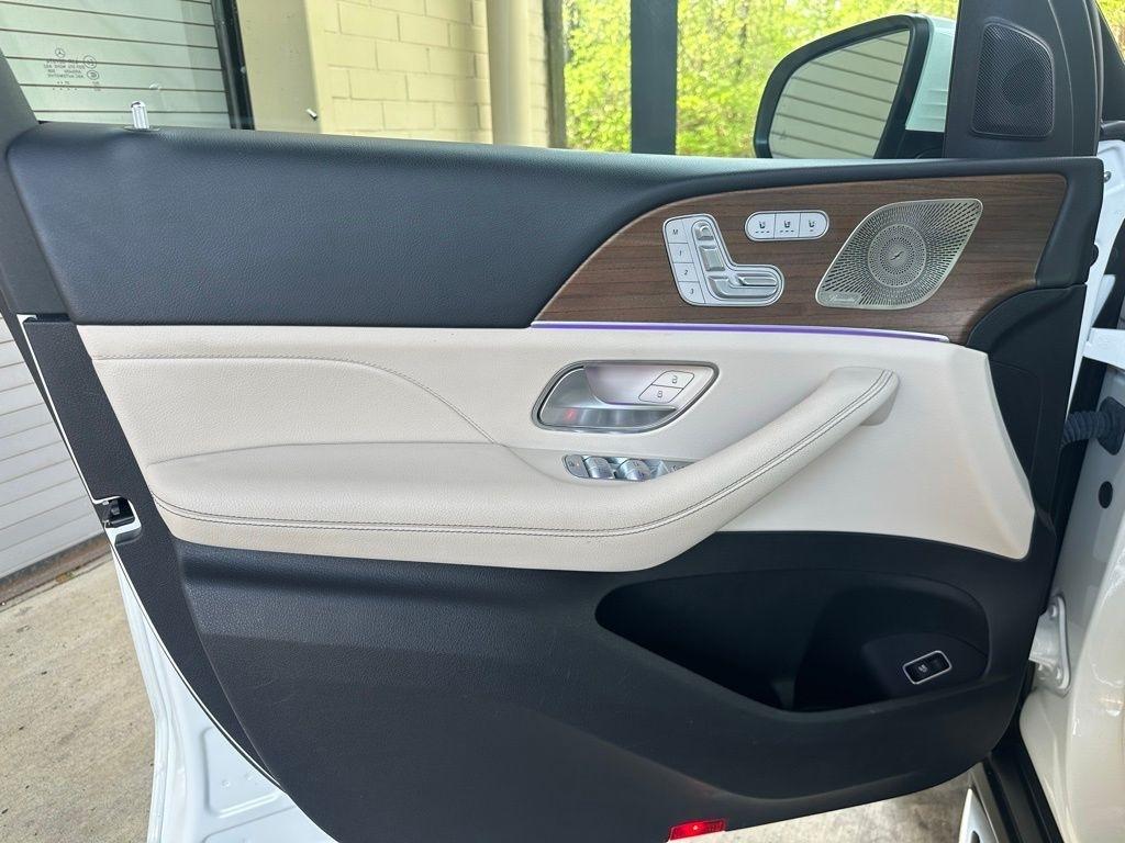 Mercedes-Benz GLS  2022