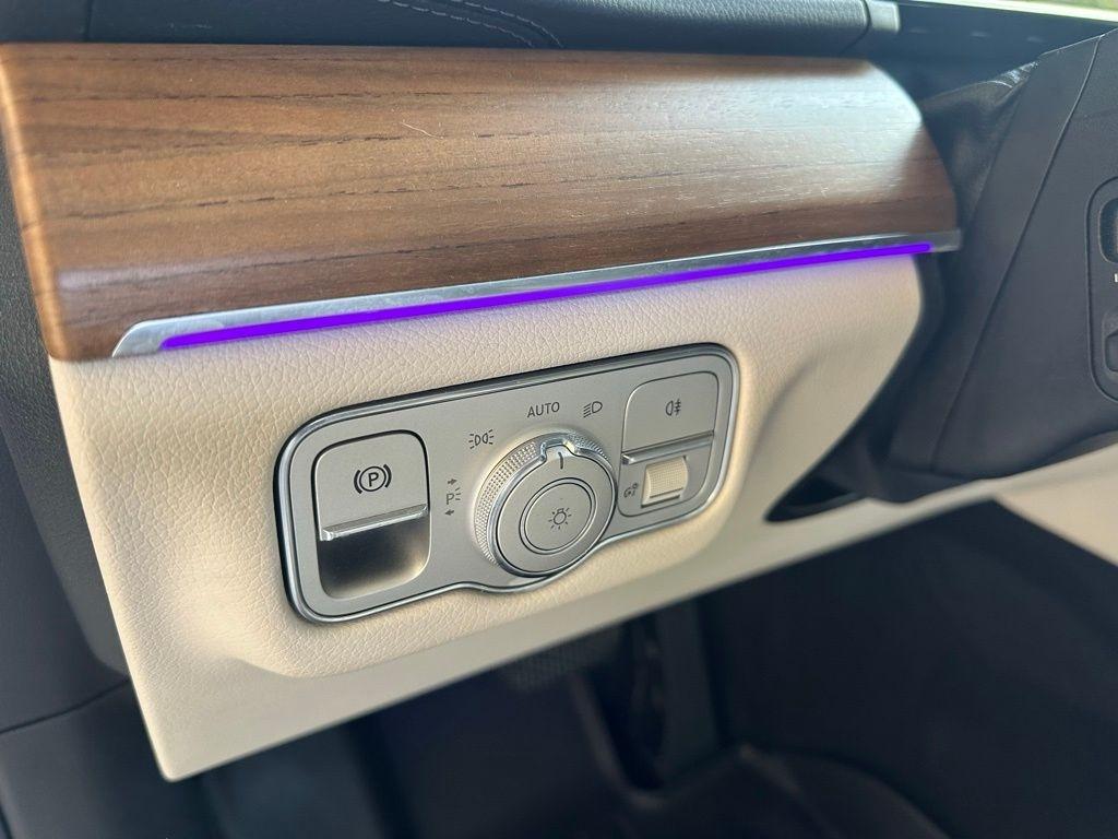 Mercedes-Benz GLS  2022