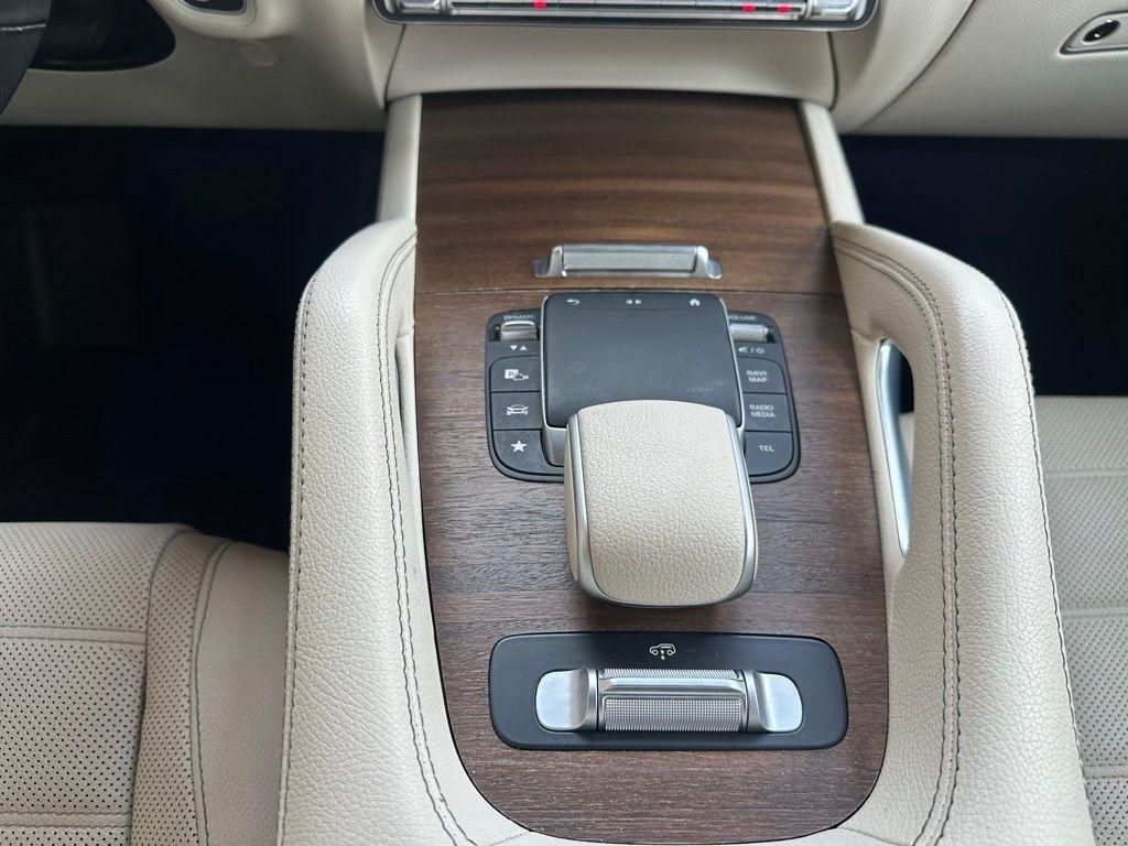 Mercedes-Benz GLS  2022