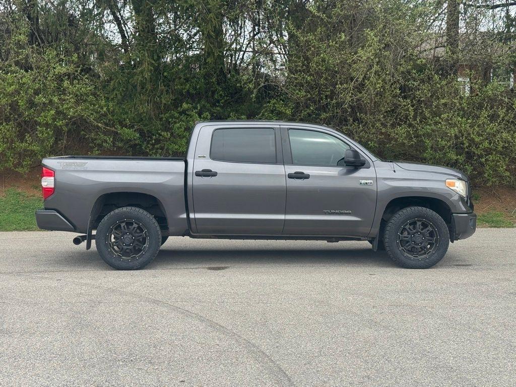 Toyota Tundra 4WD  2017