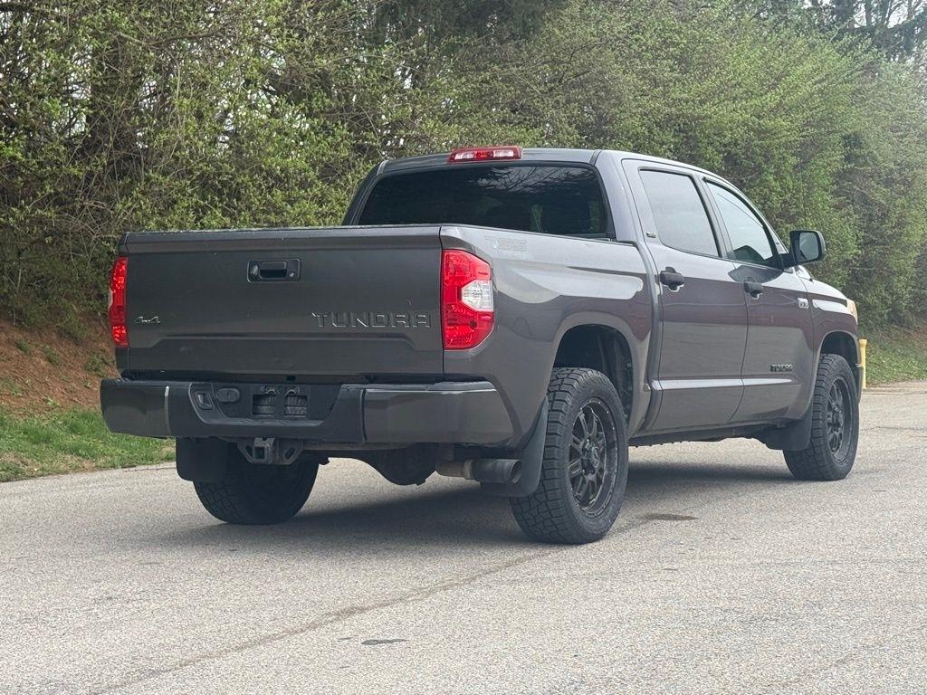 Toyota Tundra 4WD  2017