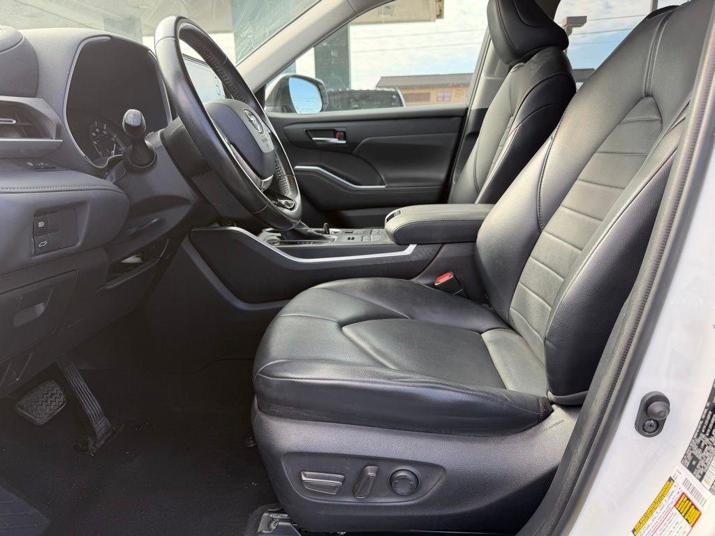 Toyota Highlander  2021