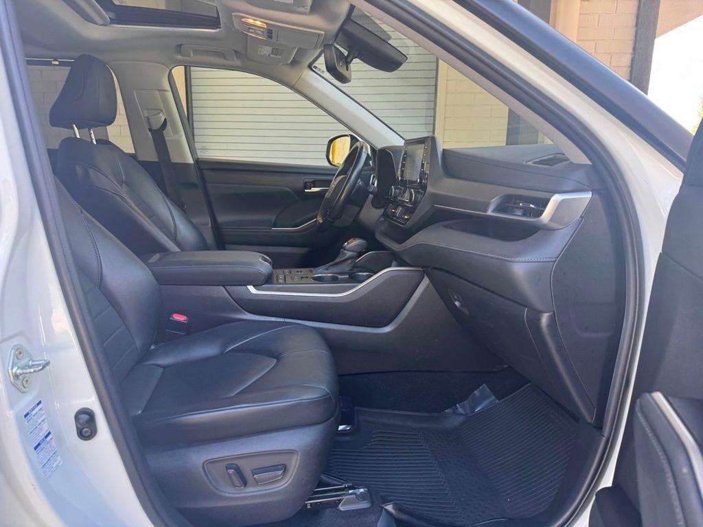 Toyota Highlander  2021