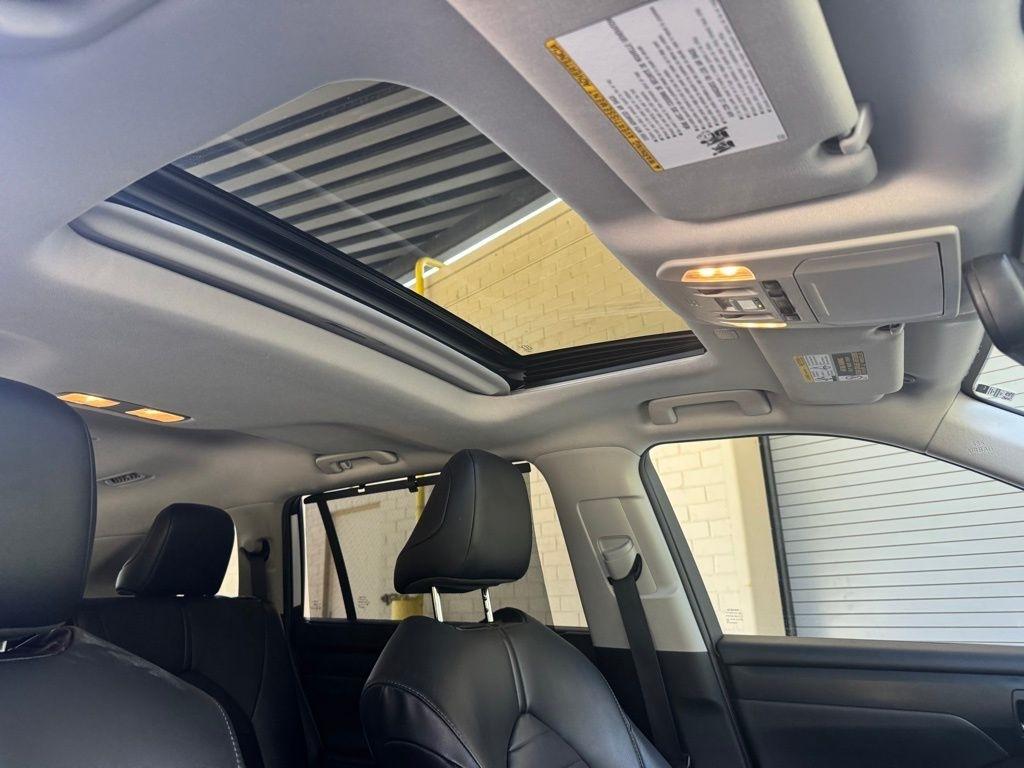 Toyota Highlander  2021