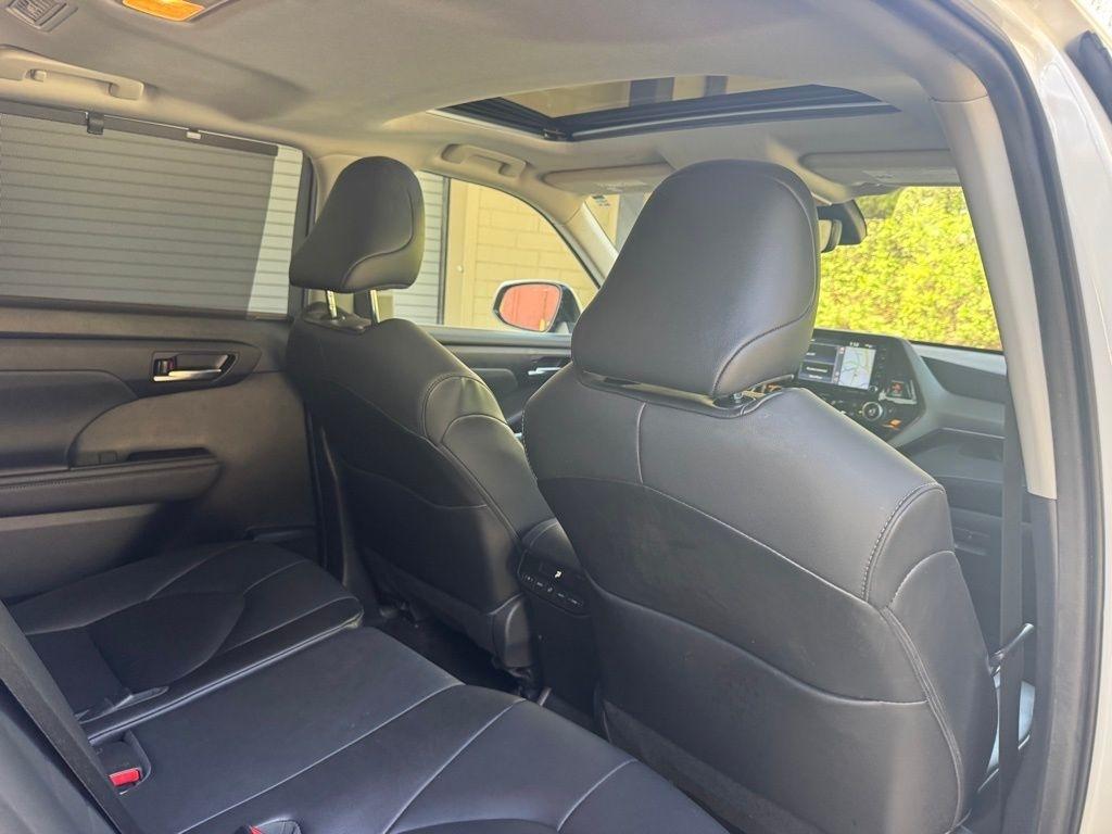 Toyota Highlander  2021