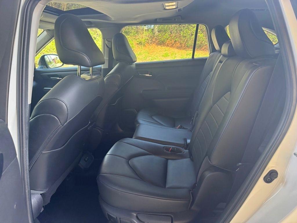 Toyota Highlander  2021