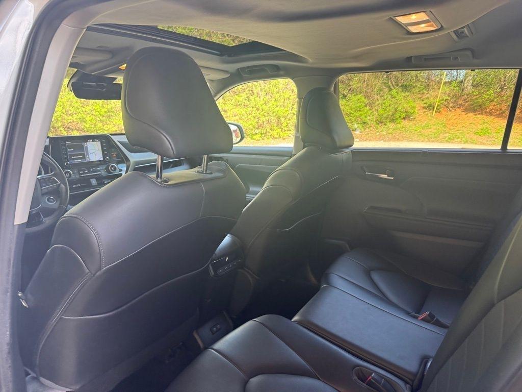 Toyota Highlander  2021