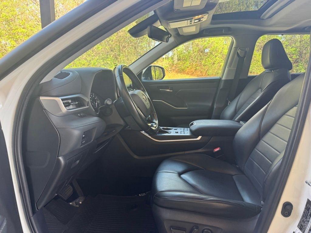 Toyota Highlander  2021