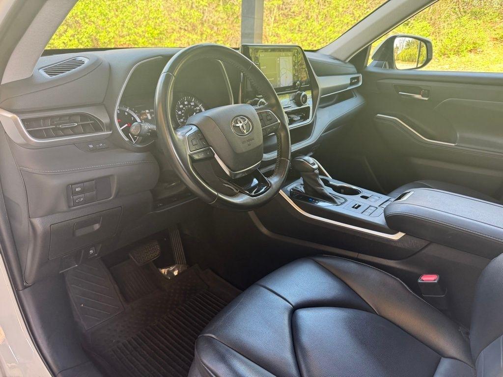 Toyota Highlander  2021