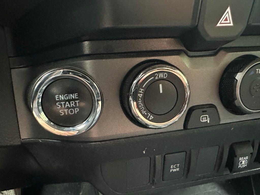 Toyota Tacoma 4WD  2021