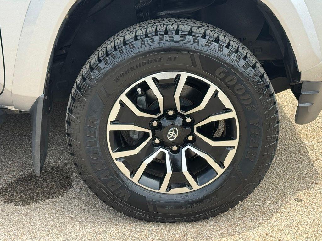 Toyota Tacoma 4WD  2021