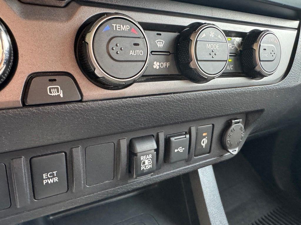 Toyota Tacoma 4WD  2021