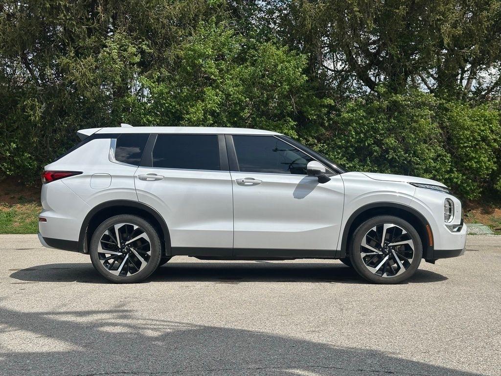 Mitsubishi Outlander  2022