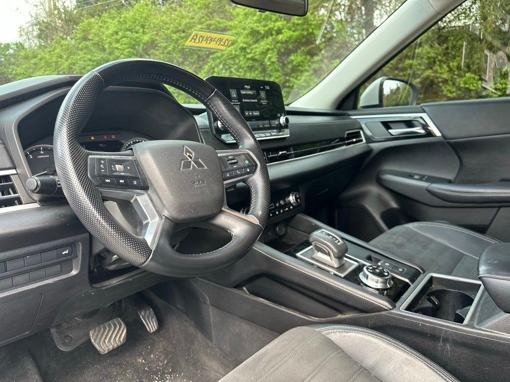 Mitsubishi Outlander  2022