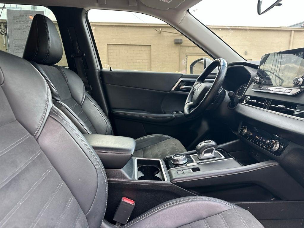 Mitsubishi Outlander  2022