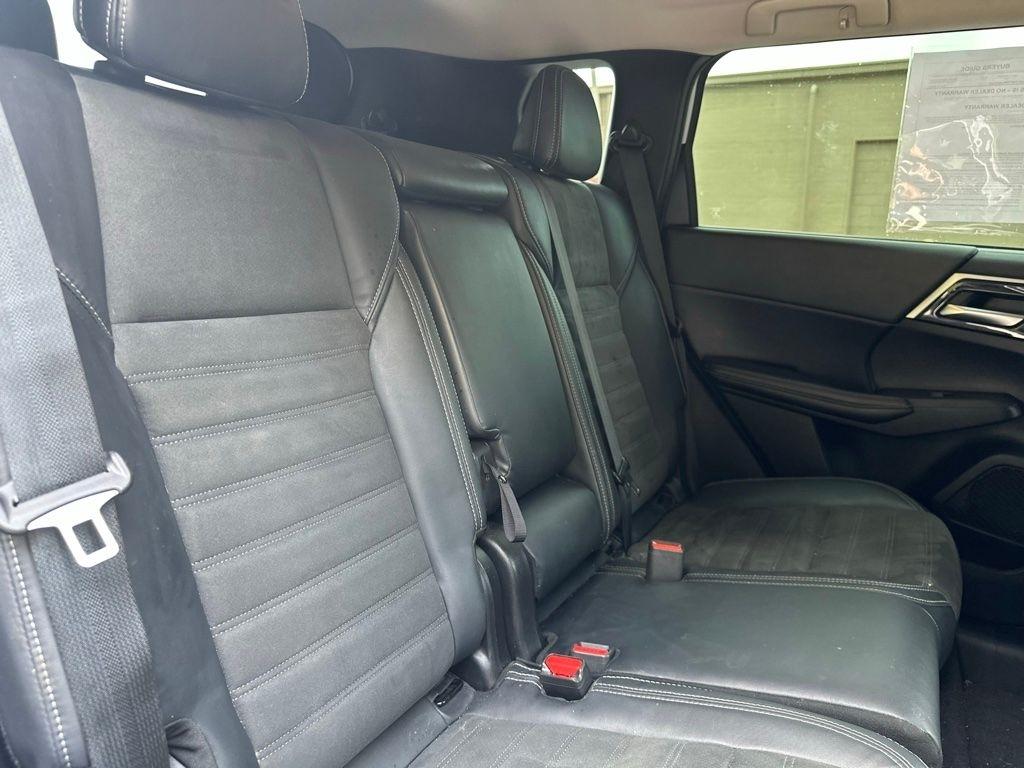 Mitsubishi Outlander  2022