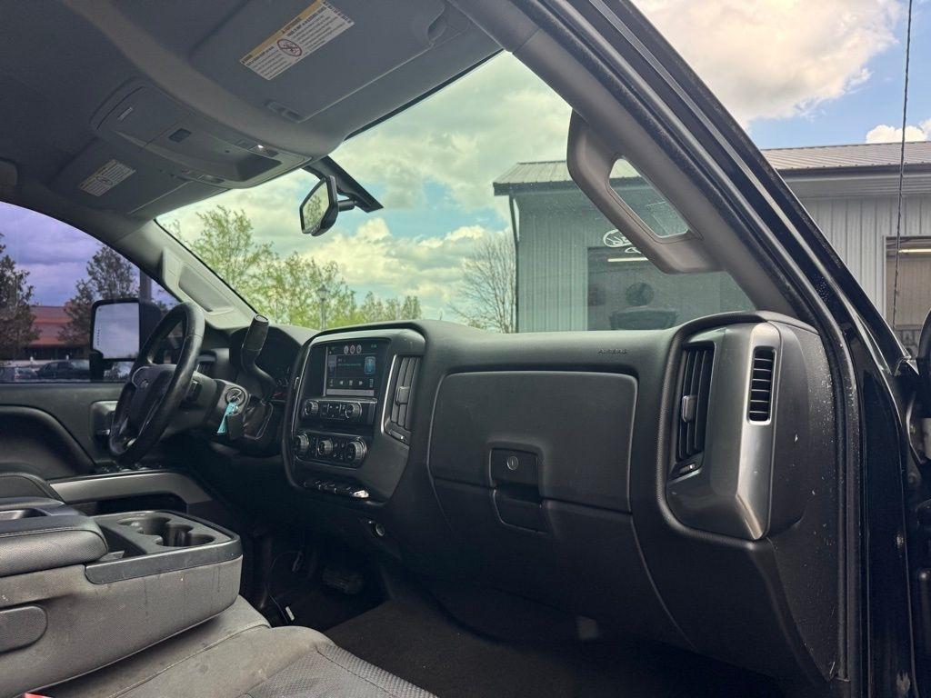 Chevrolet Silverado 2500HD Built After Aug 14  2015