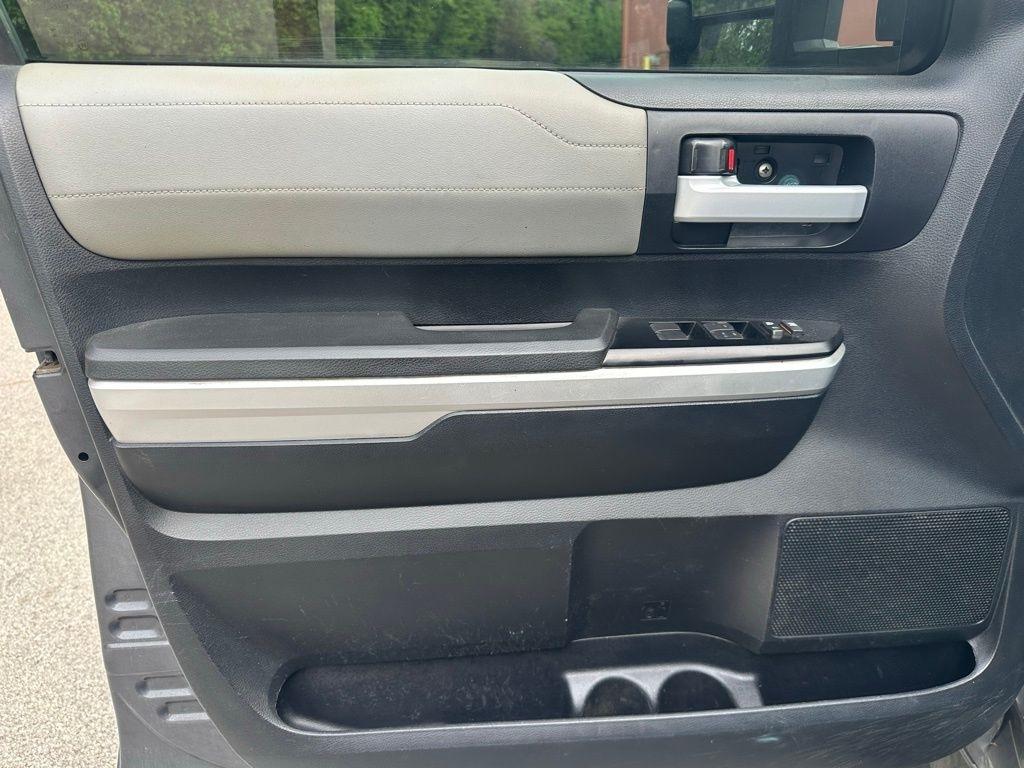 Toyota Tundra 4WD Truck  2014