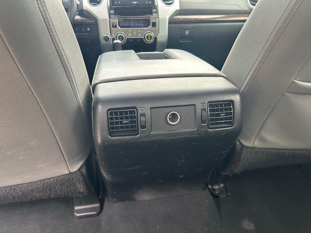 Toyota Tundra 4WD Truck  2014