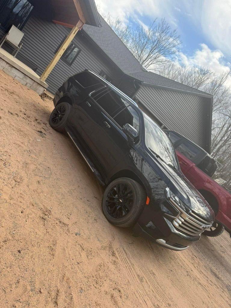 Chevrolet Suburban  2021