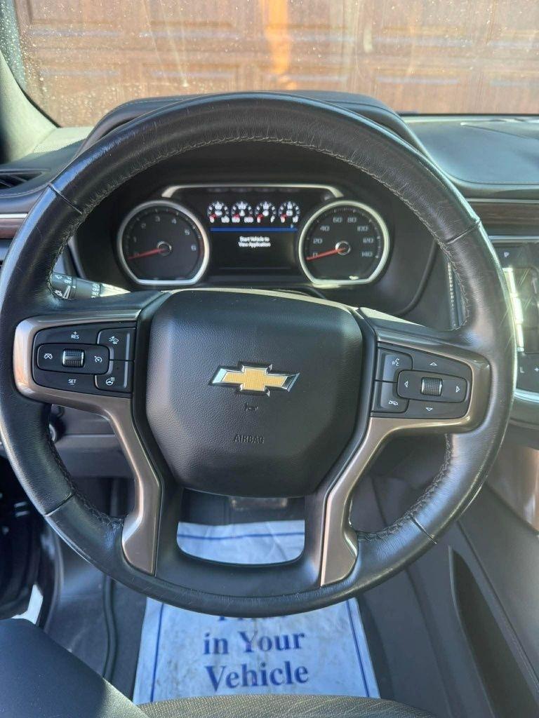 Chevrolet Suburban  2021