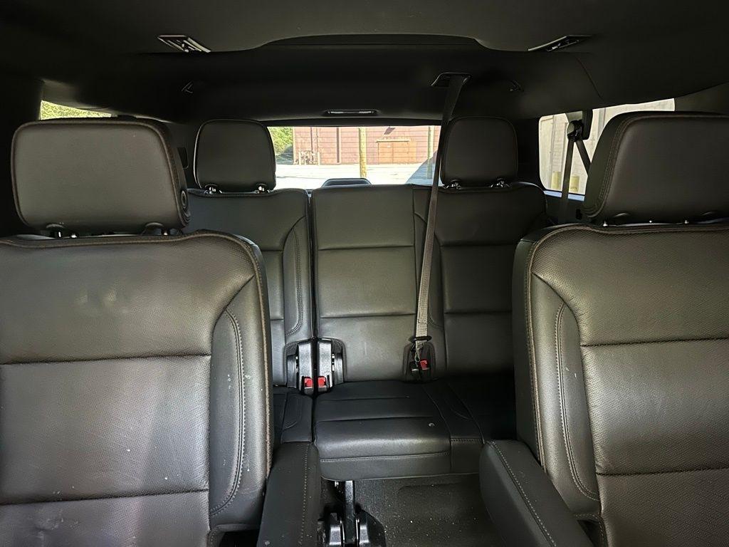 Chevrolet Suburban  2021