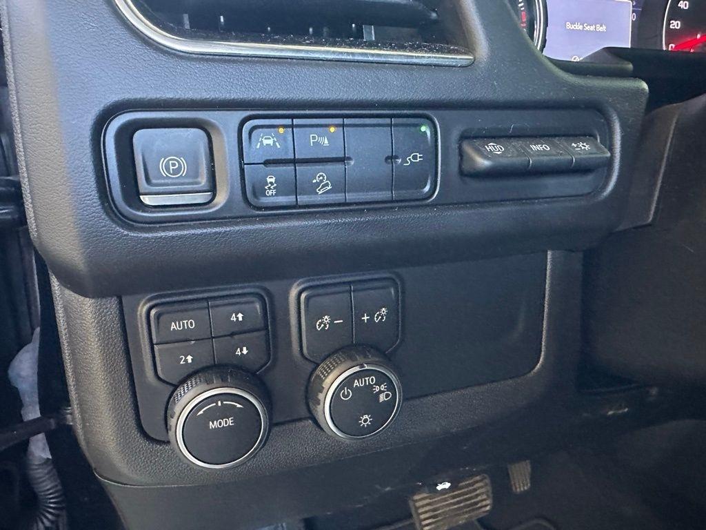 Chevrolet Suburban  2021