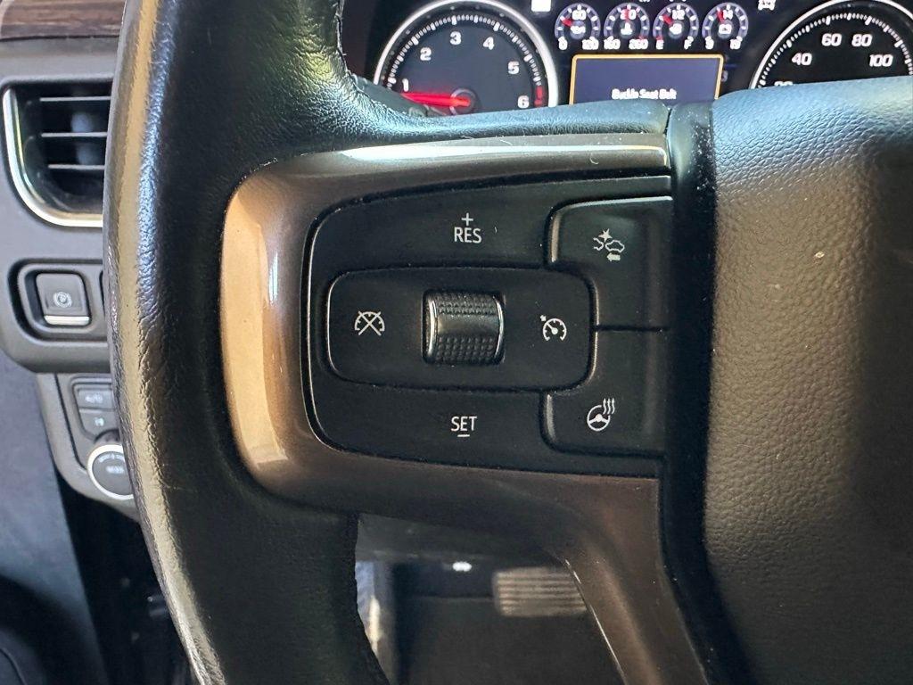 Chevrolet Suburban  2021