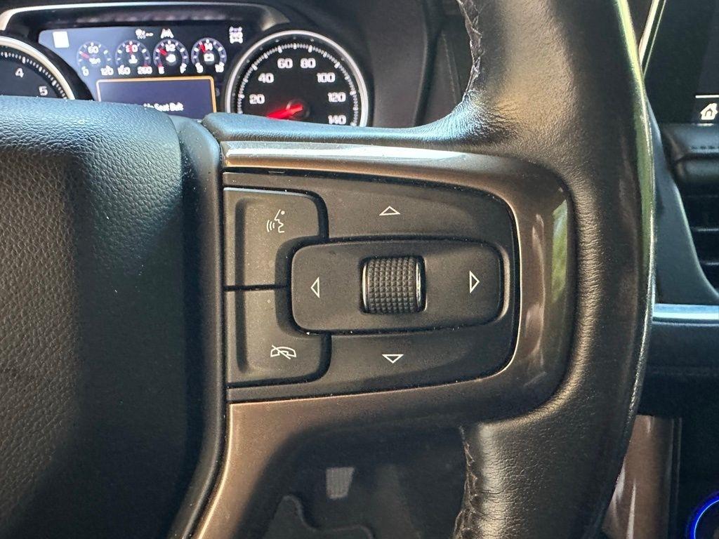 Chevrolet Suburban  2021