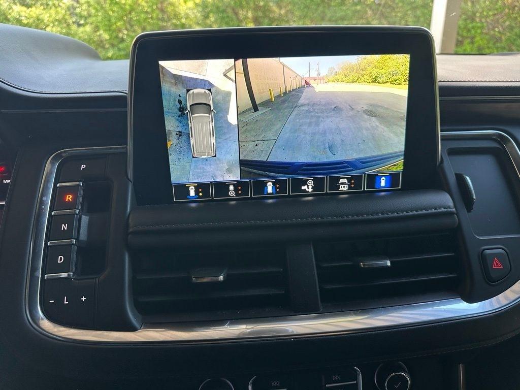 Chevrolet Suburban  2021