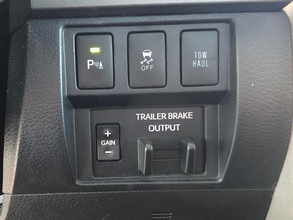 Toyota Tundra 4WD  2018