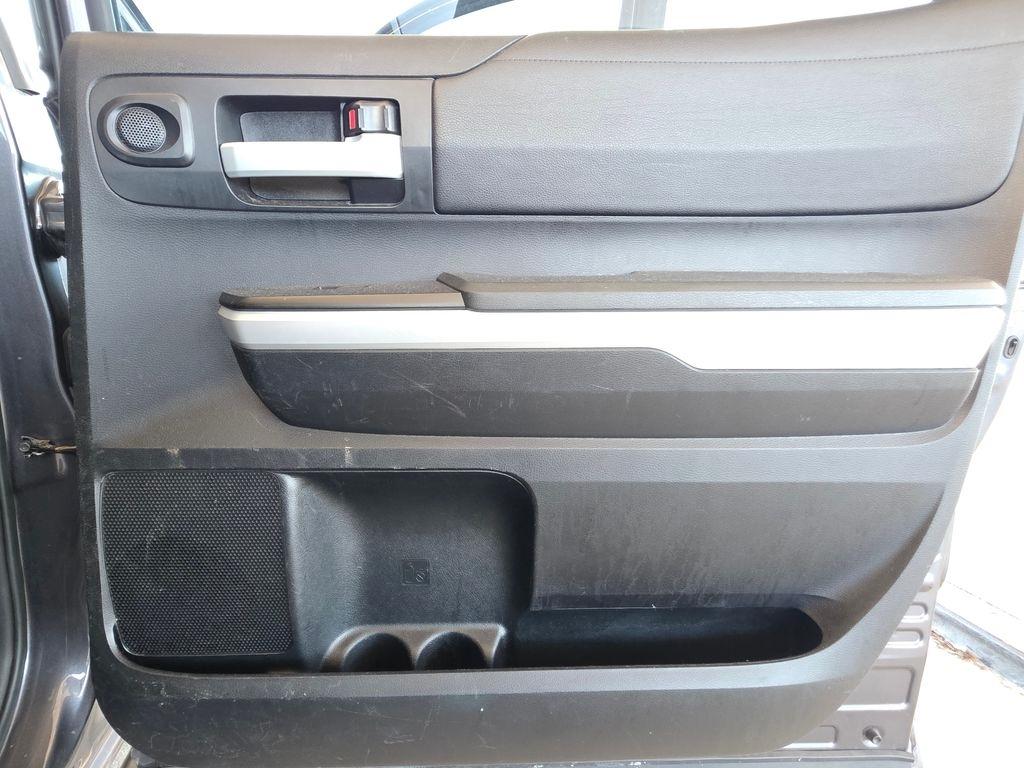 Toyota Tundra 4WD  2018