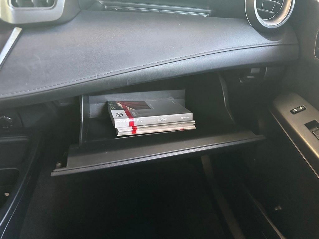 Toyota RAV4  2018
