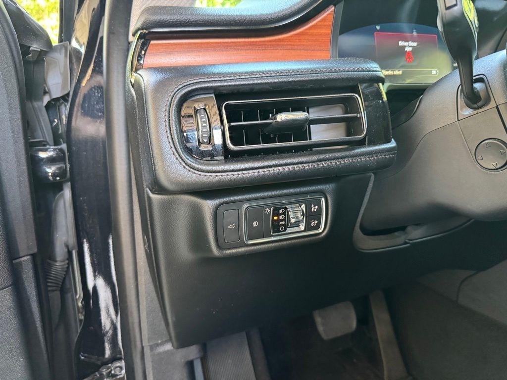 Lincoln Aviator  2020