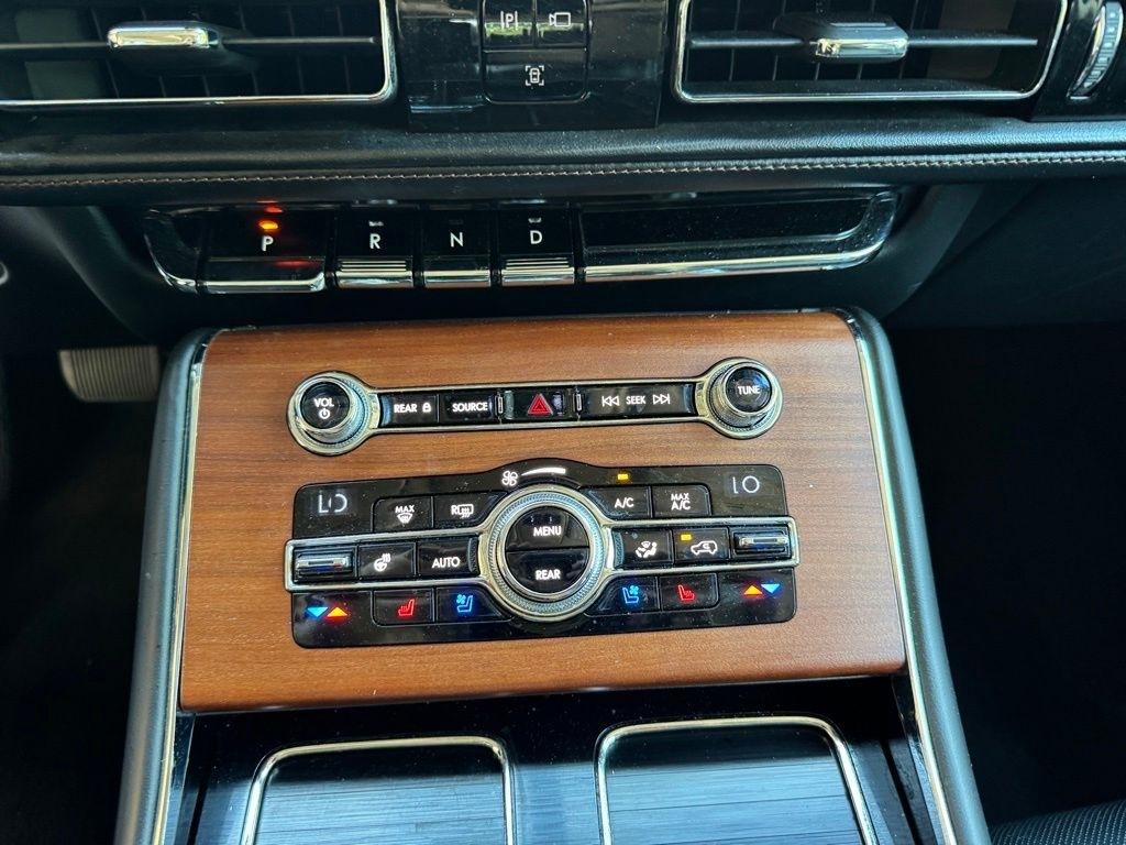 Lincoln Aviator  2020
