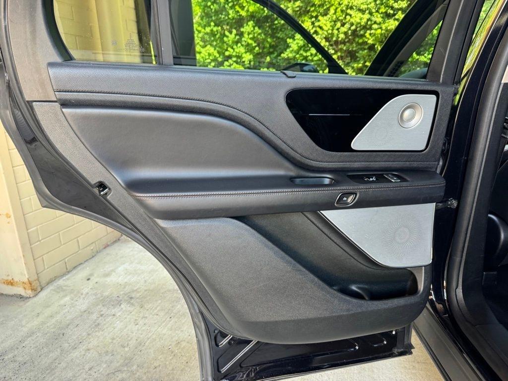 Lincoln Aviator  2020